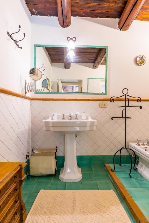 Residenza Capano Charming House By Napoliapartments Buitenkant foto